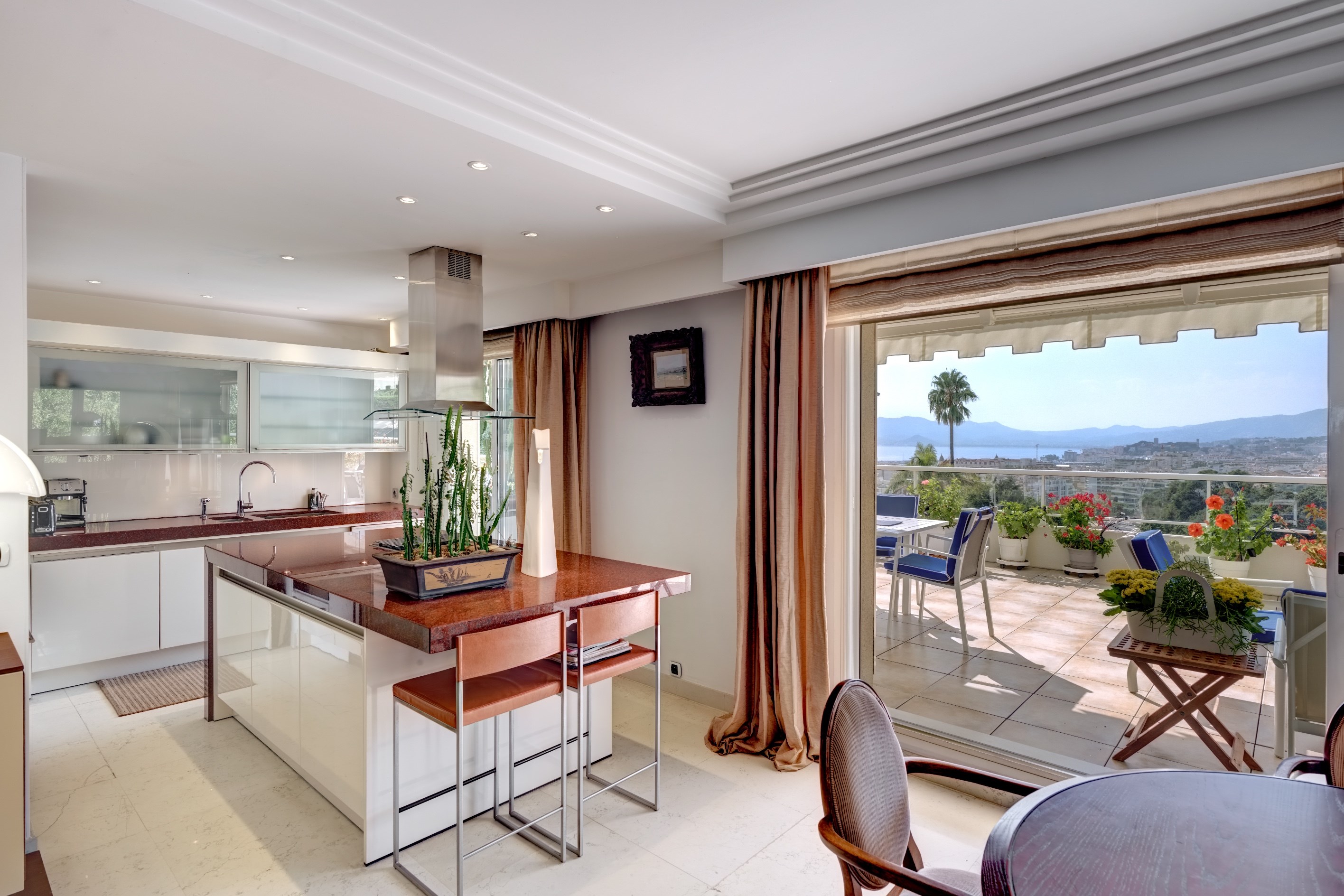  Cannes Californie, 135 sqm three bedroom apartment with 45 sqm terrace and sea … - 物件實景
