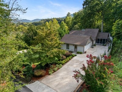 Young Harris, Georgia, 30582, United States, 2 Bedrooms Bedrooms, ,3 BathroomsBathrooms,Residential,For Sale,1940477