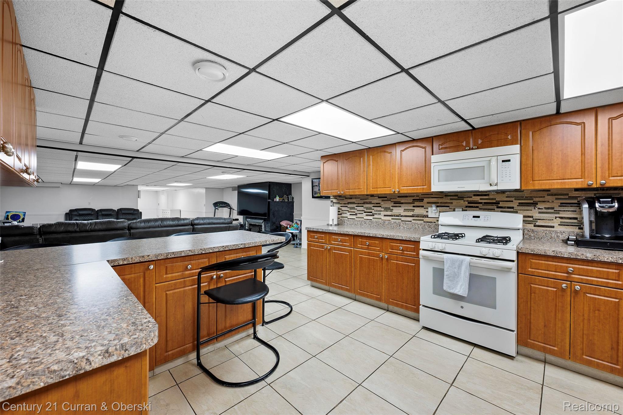 Dearborn, Michigan, 48126, United States, 3 Bedrooms Bedrooms, ,4 BathroomsBathrooms,Residential,For Sale,1979682