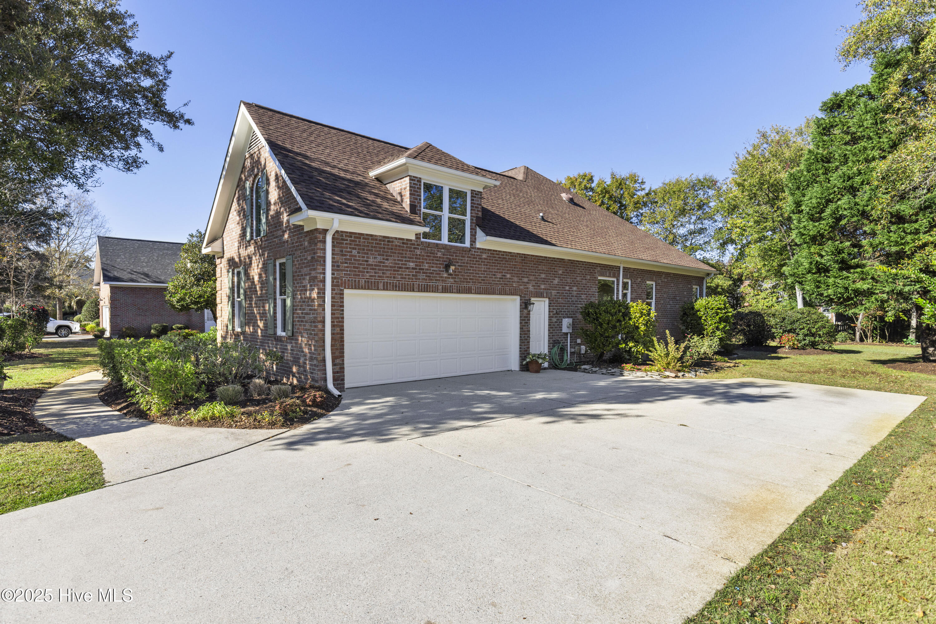 Wilmington, North Carolina, 28409, United States, 4 Bedrooms Bedrooms, ,4 BathroomsBathrooms,Residential,For Sale,1991062