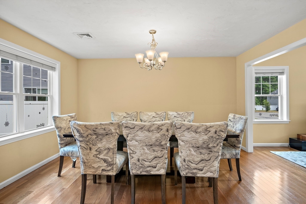 Rockland, Massachusetts, 02370, United States, 4 Bedrooms Bedrooms, ,3 BathroomsBathrooms,Residential,For Sale,1898711