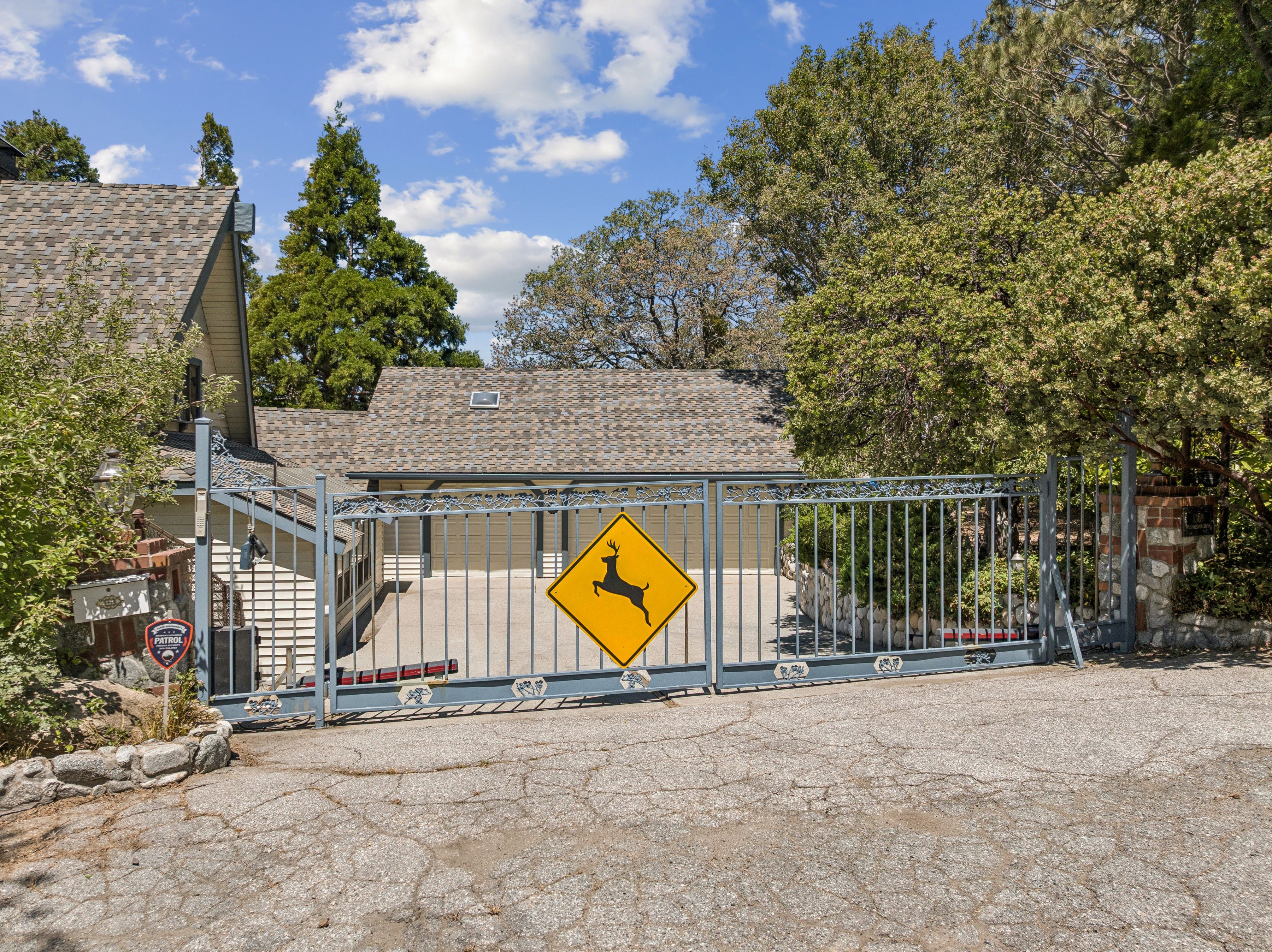  1369 Yellowstone Drive, Lake Arrowhead, CA 92352 - 物件實景
