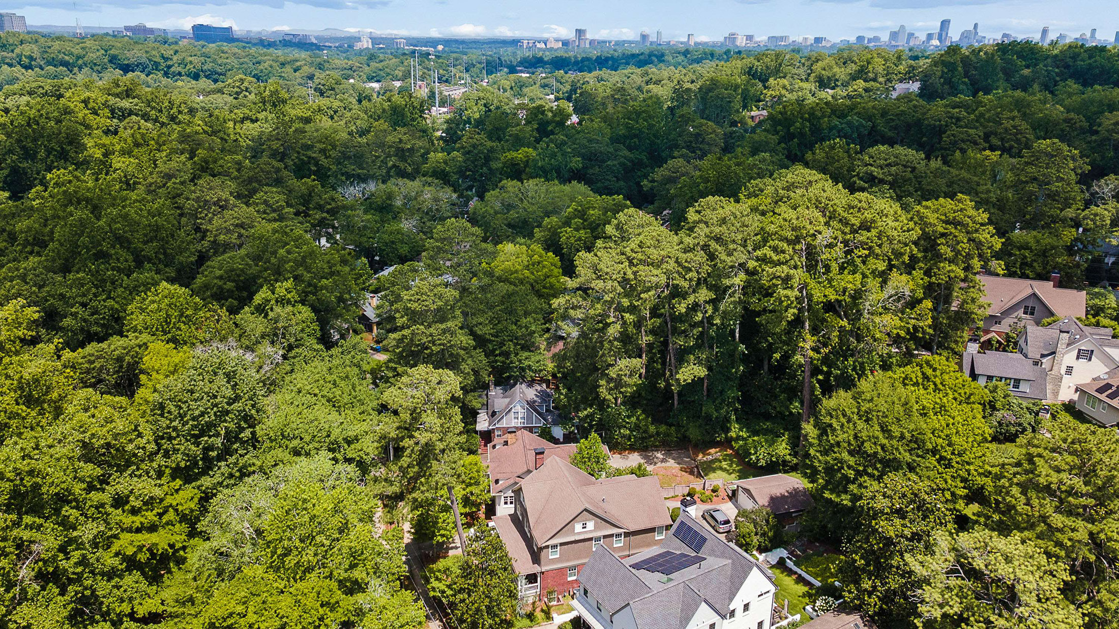  Charming 1930 Craftsman Bungalow in an Unbeatable Virginia Highland Location - 物件實景