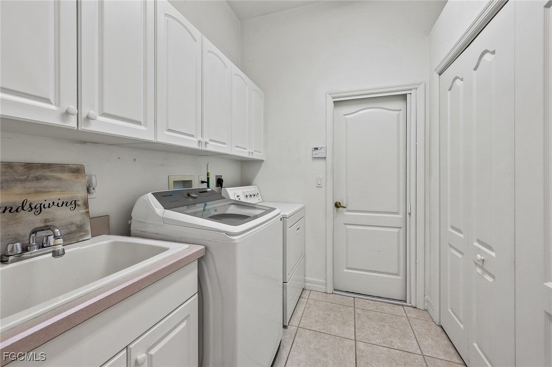 Fort Myers, Florida, 33966, United States, 3 Bedrooms Bedrooms, ,3 BathroomsBathrooms,Residential,For Sale,1981655