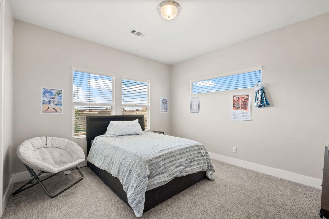 Albuquerque, New Mexico, 87120, United States, 5 Bedrooms Bedrooms, ,5 BathroomsBathrooms,Residential,For Sale,1940027