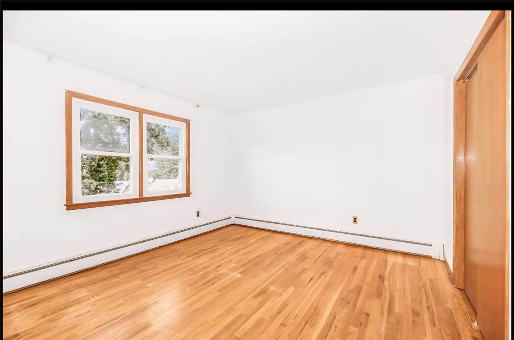 Yonkers, New York, 10701, United States, 3 Bedrooms Bedrooms, ,3 BathroomsBathrooms,Residential,For Sale,1983321