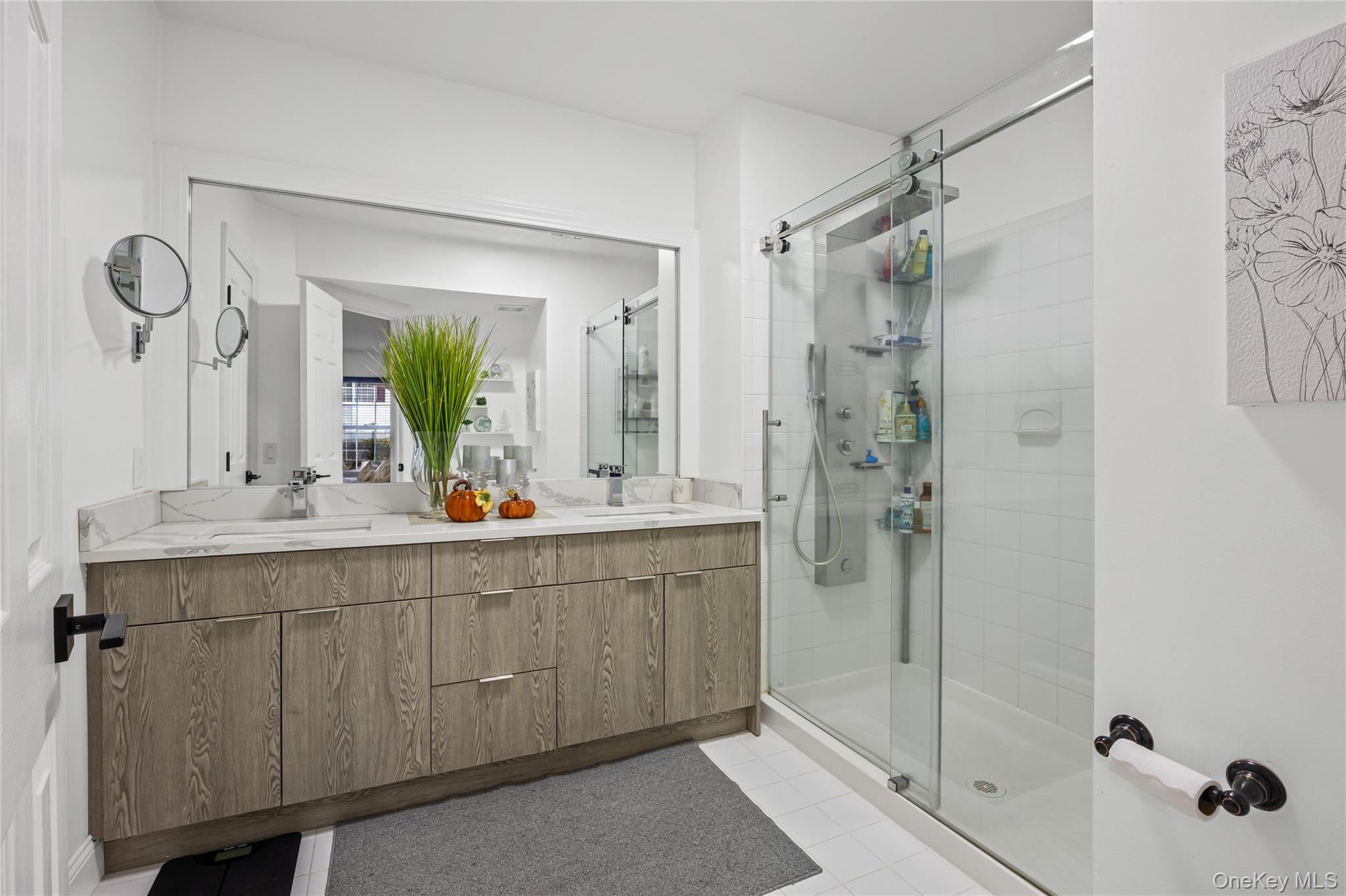 Middle Island, New York, 11953, United States, 2 Bedrooms Bedrooms, ,2 BathroomsBathrooms,Residential,For Sale,1986490