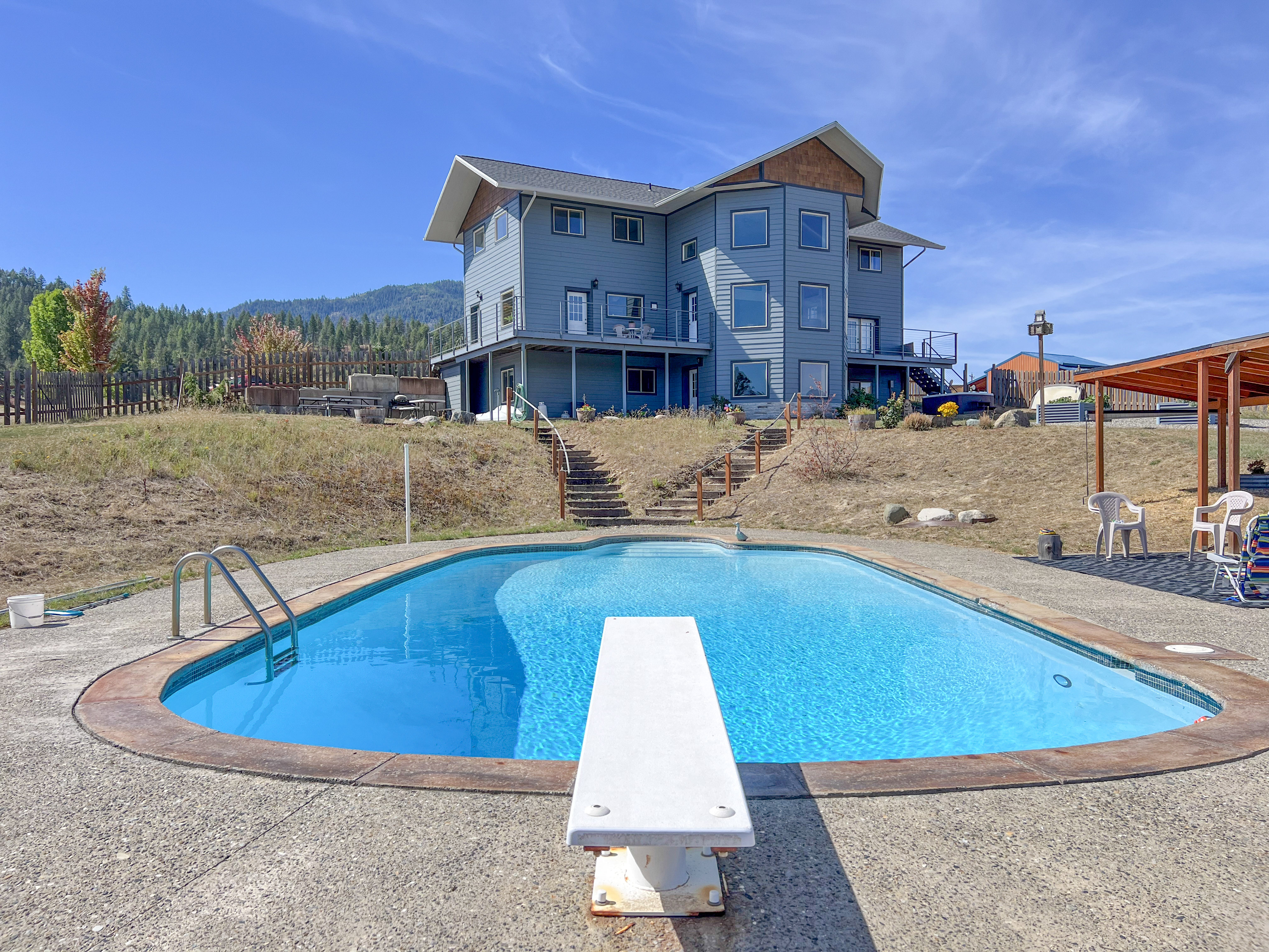 Kettle Falls, Washington, 99141, United States, 4 Bedrooms Bedrooms, ,4 BathroomsBathrooms,Residential,For Sale,1984366