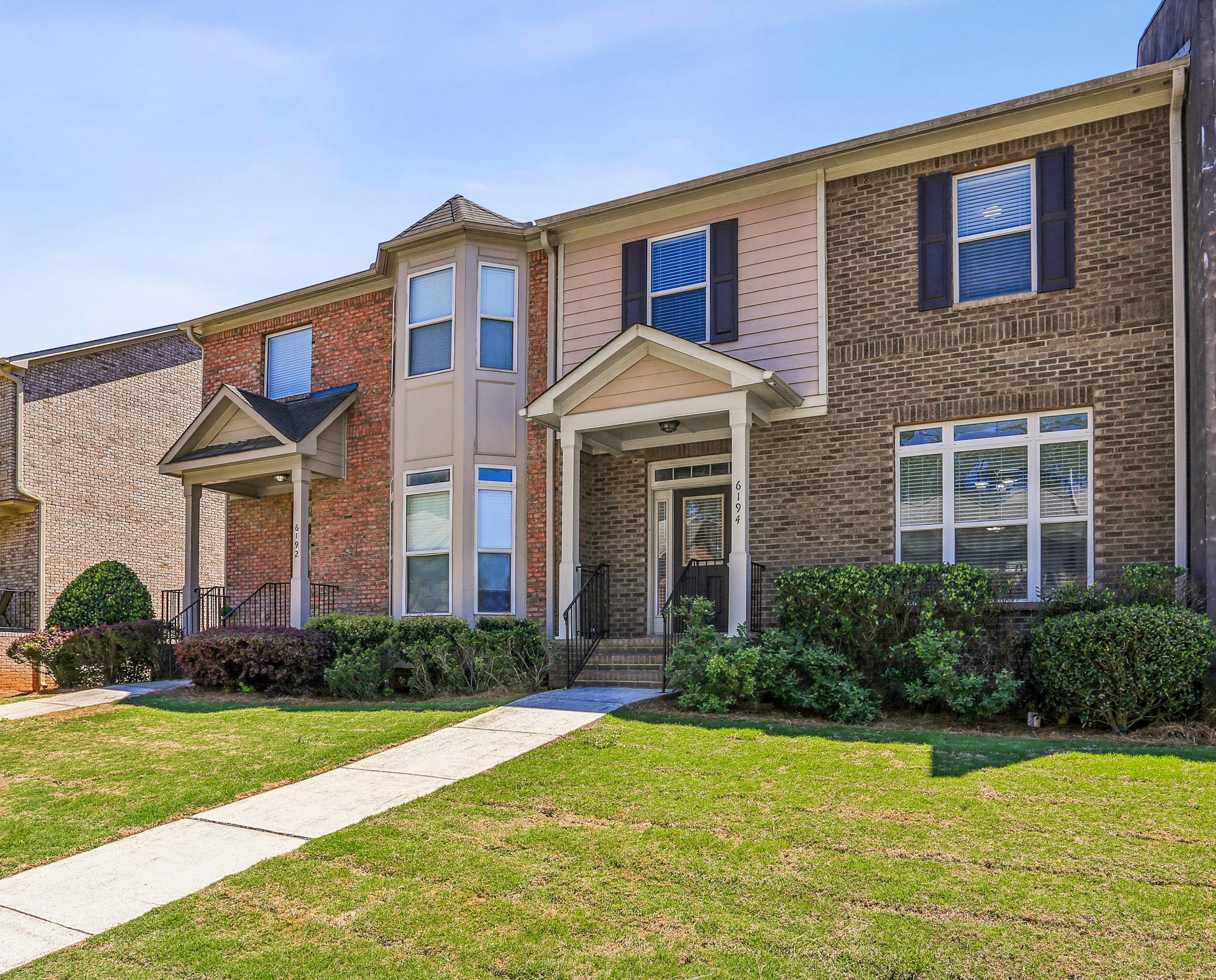  Spacious Three Level Townhome in the Desirable Thorncrest Community - 物件實景