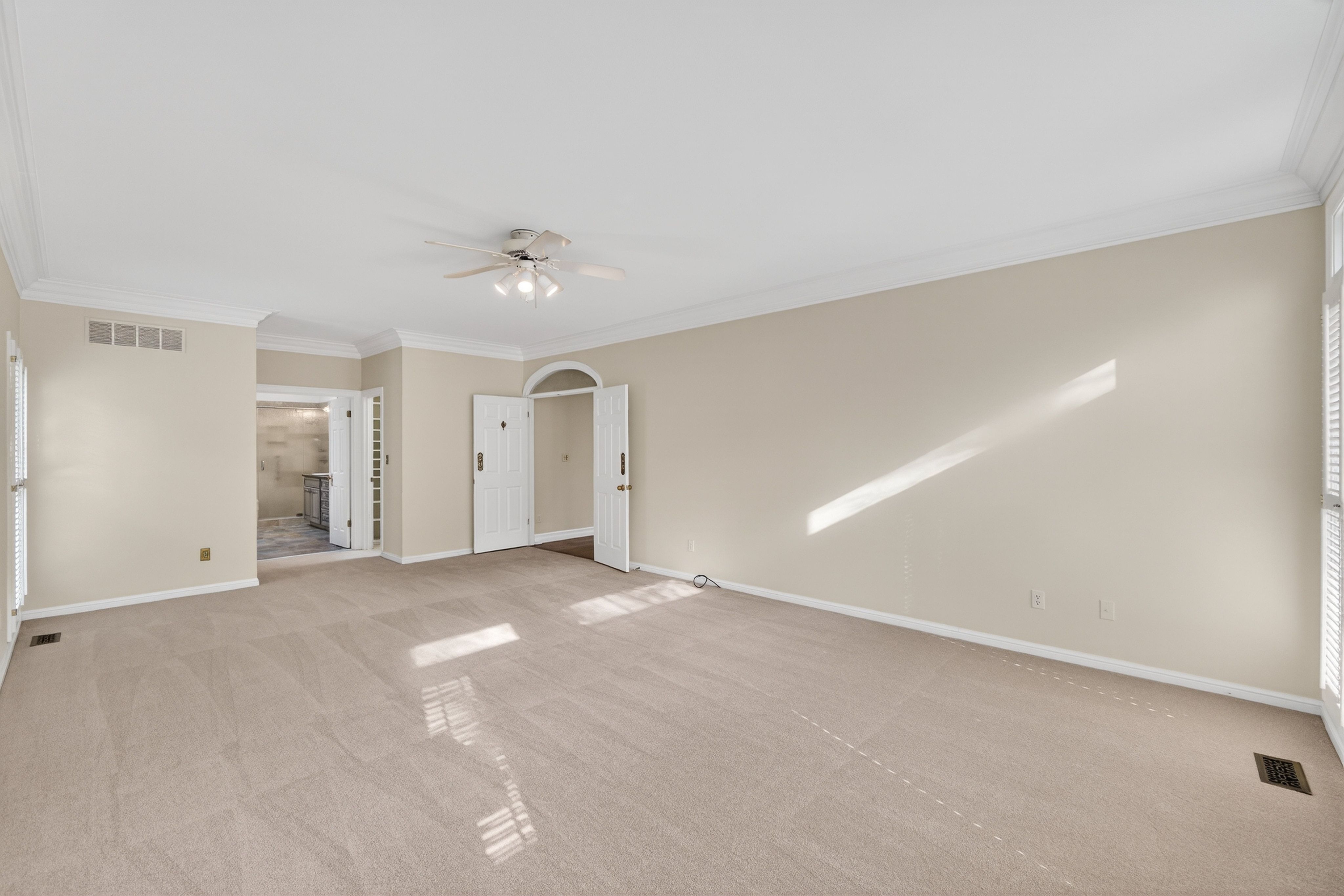  Tucked within the serene, tree-lined enclave of The Forest Subdivision - 物件實景