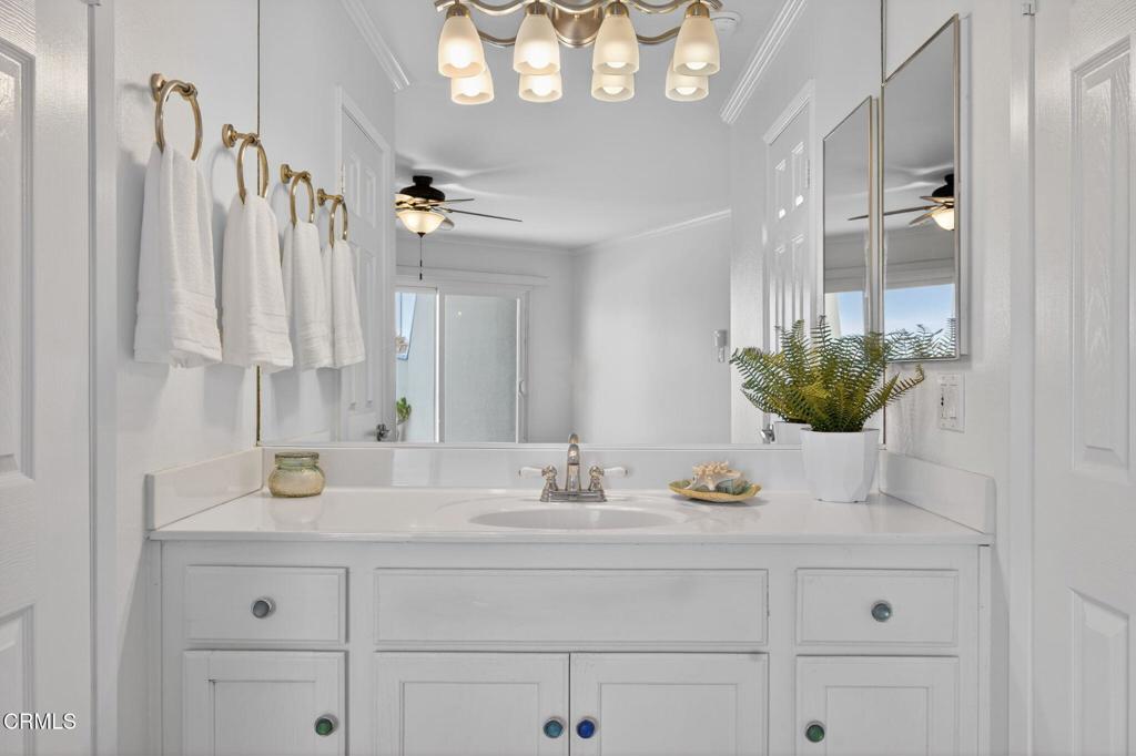 Oxnard, California, 93035, United States, 2 Bedrooms Bedrooms, ,1 BathroomBathrooms,Residential,For Sale,2040147