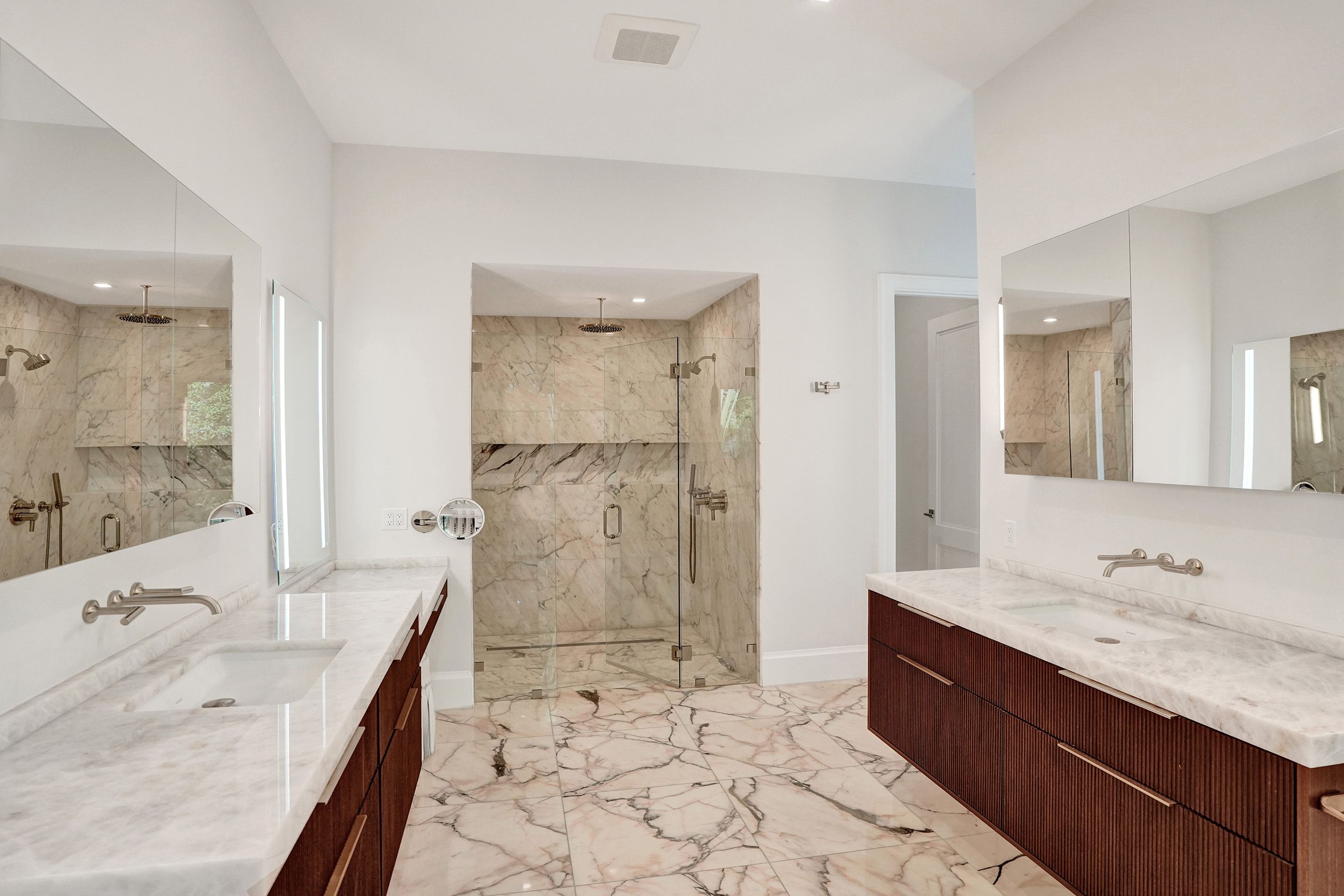  7 Tahoe Lane, Sea Ranch Lakes, FL, 33308 - 物件實景