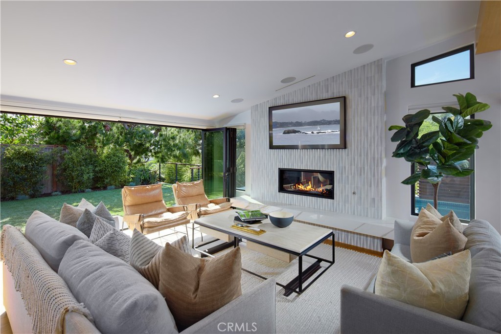 Corona del Mar, California, 92625, United States, 4 Bedrooms Bedrooms, ,5 BathroomsBathrooms,Residential,For Sale,1819361