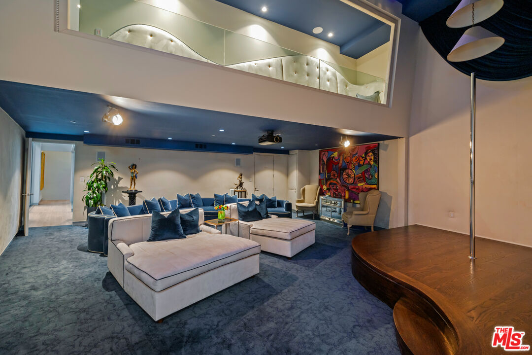 Los Angeles, California, 90069, United States, 4 Bedrooms Bedrooms, ,4 BathroomsBathrooms,Residential,For Sale,1766508