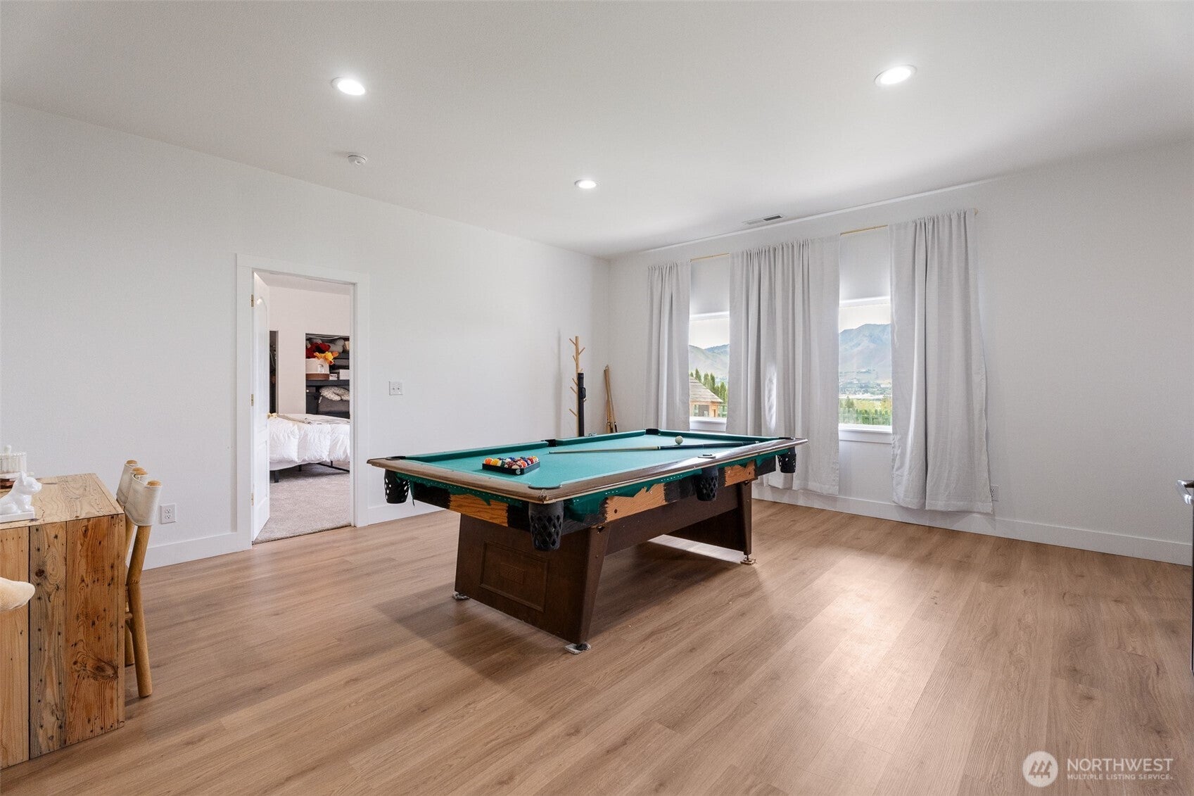East Wenatchee, Washington, 98802, United States, 4 Bedrooms Bedrooms, ,3 BathroomsBathrooms,Residential,For Sale,1818784