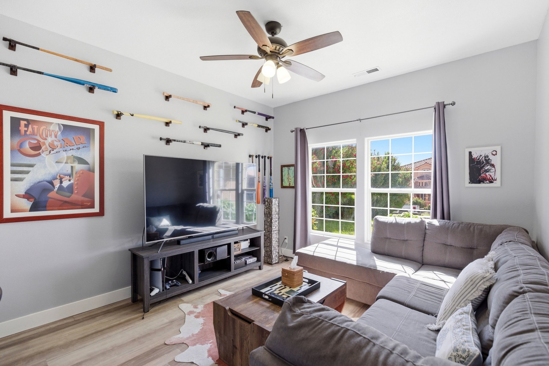  Stunning Home Conveniently Located Near Shopping and Outdoor Activities - 物件實景