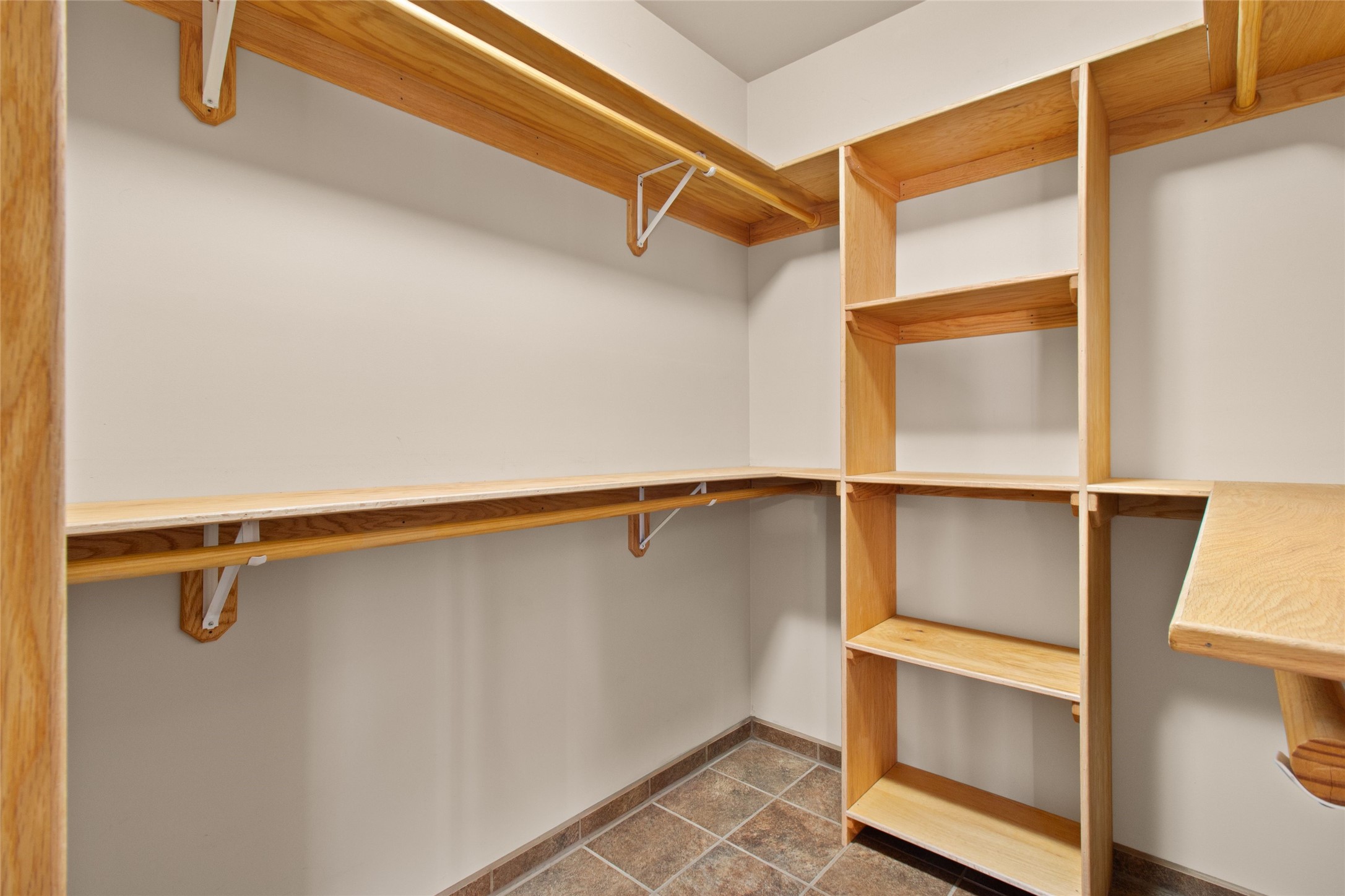  3008 Cliff Palace - 物件實景