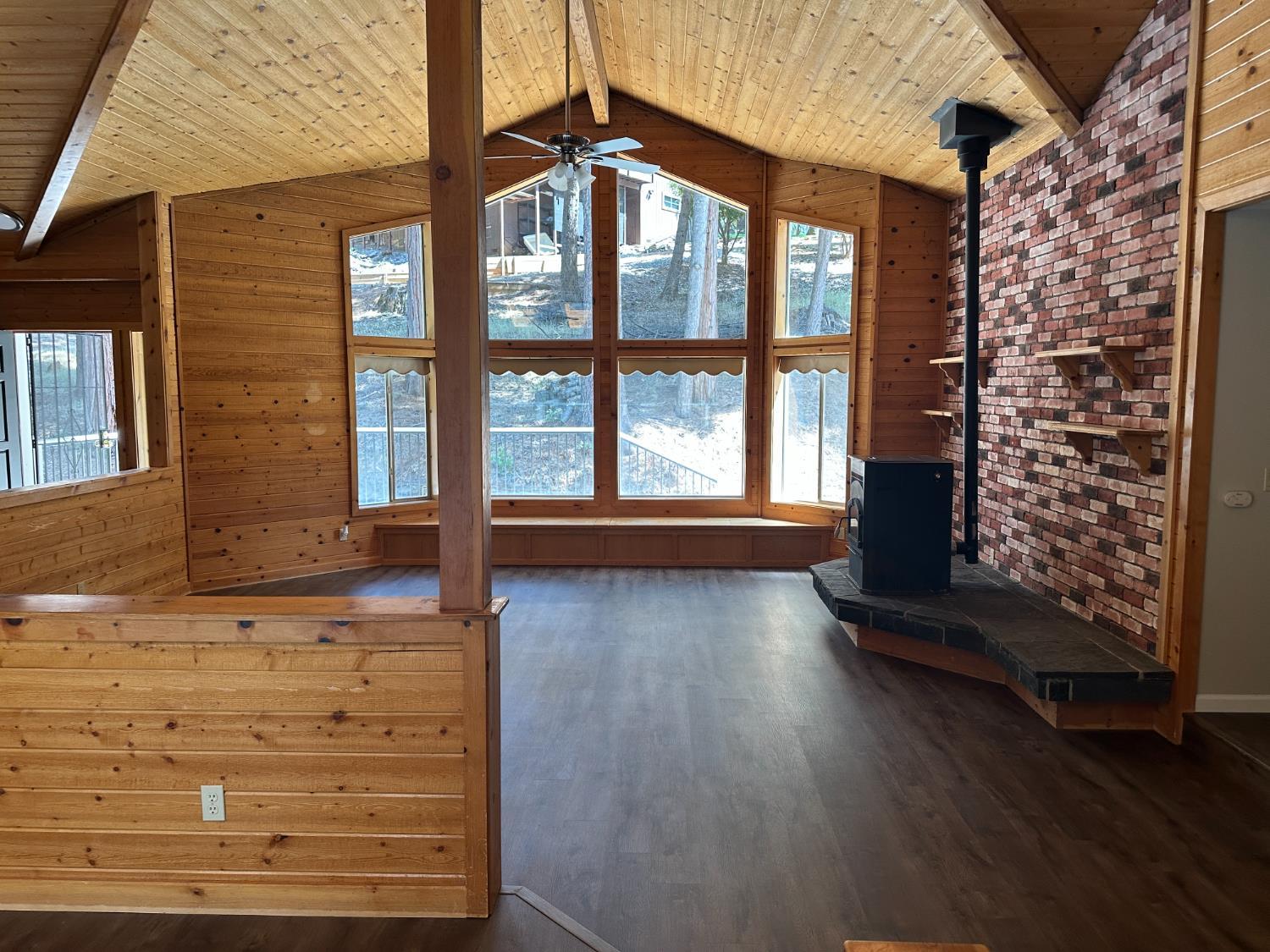 Pollock Pines, California, 95726, United States, 3 Bedrooms Bedrooms, ,3 BathroomsBathrooms,Residential,For Sale,1976360