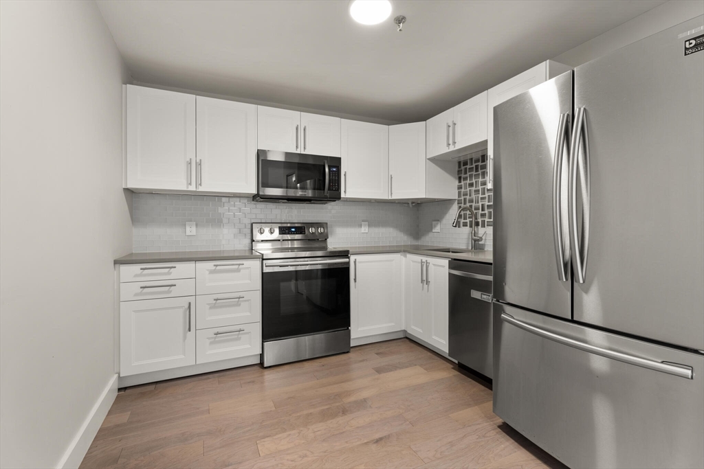 Medford, Massachusetts, 02155, United States, 2 Bedrooms Bedrooms, ,2 BathroomsBathrooms,Residential,For Sale,1934966