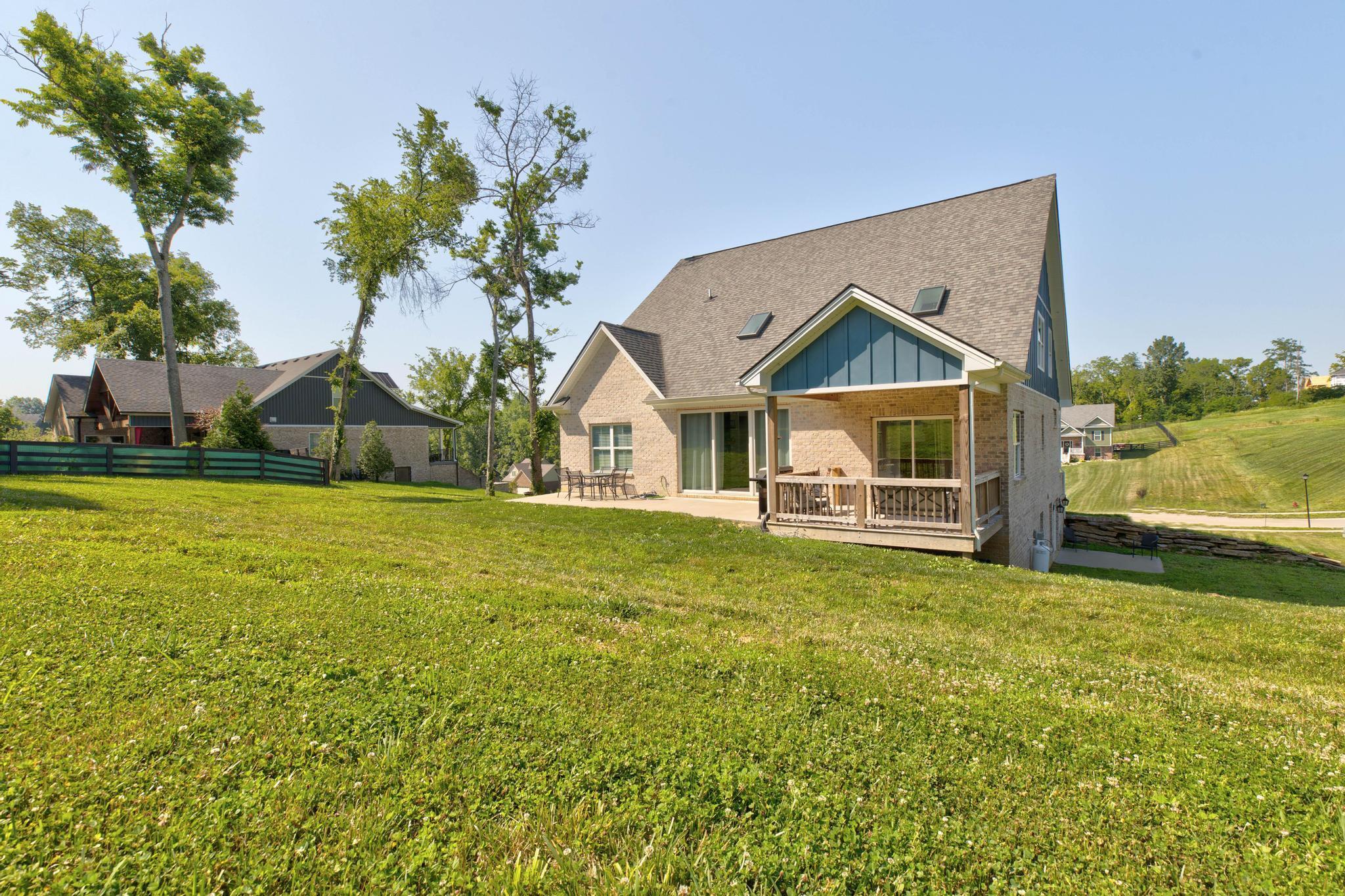 Richmond, Kentucky, 40475, United States, 4 Bedrooms Bedrooms, ,6 BathroomsBathrooms,Residential,For Sale,1971513