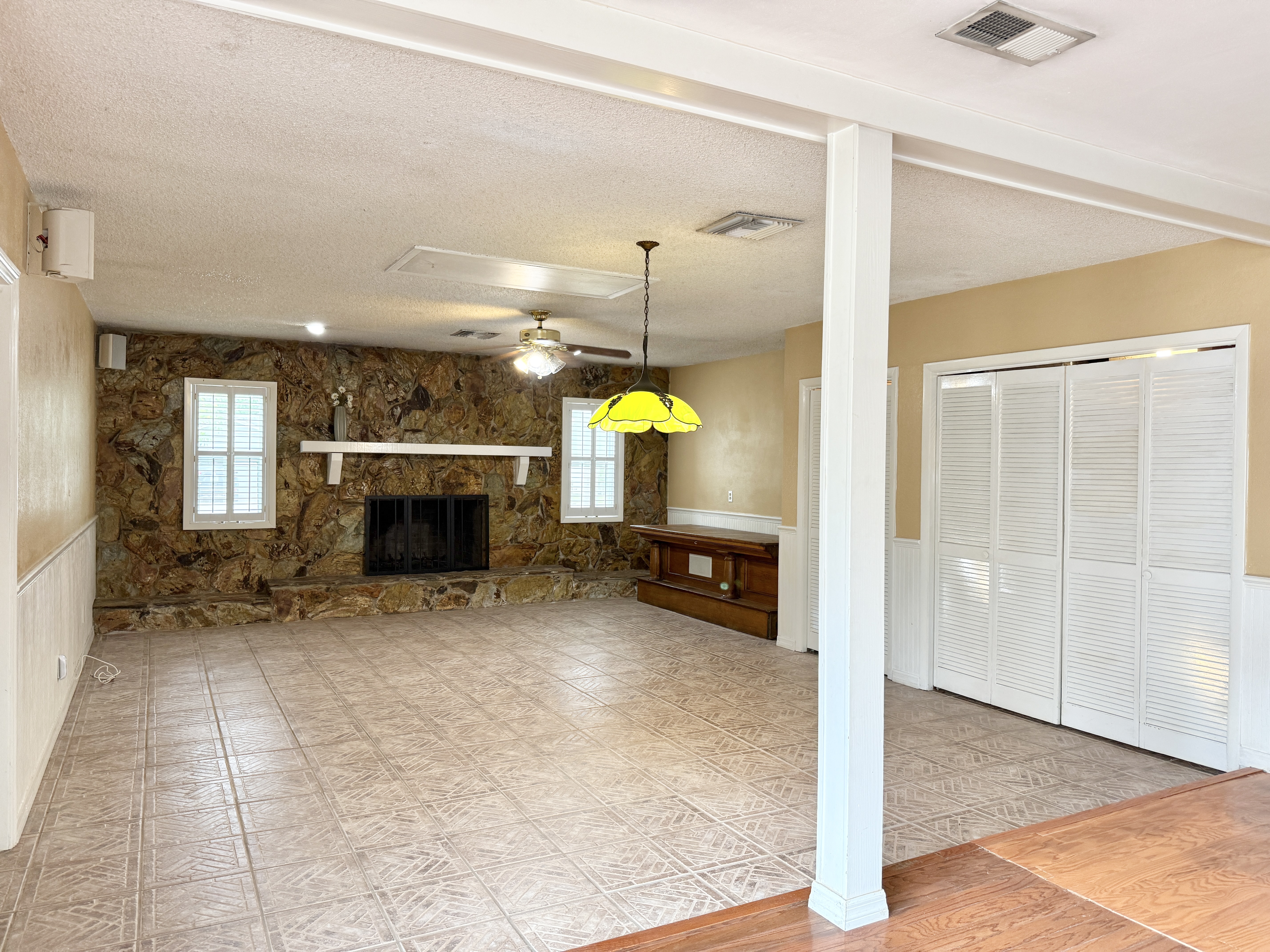 Tampa, Florida, 33618, United States, 3 Bedrooms Bedrooms, ,2 BathroomsBathrooms,Residential,For Sale,1931261