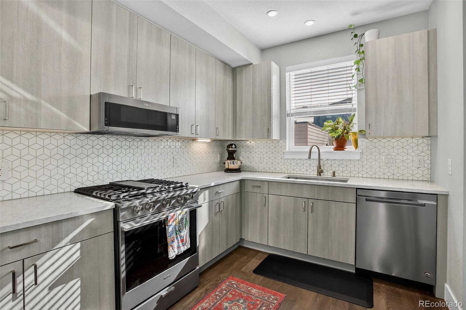Denver, Colorado, 80204, United States, 3 Bedrooms Bedrooms, ,3 BathroomsBathrooms,Residential,For Sale,1939620