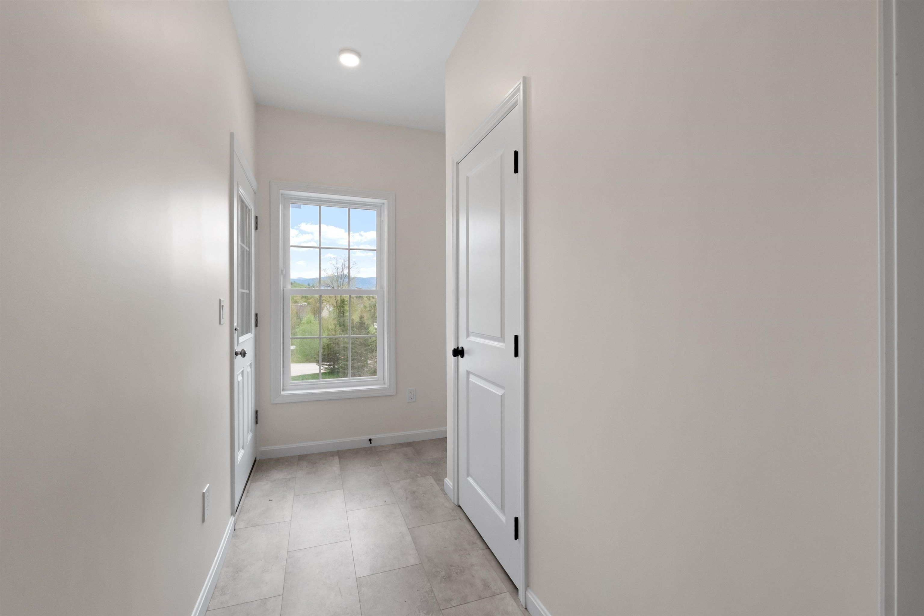 Lincoln, New Hampshire, 03251, United States, 4 Bedrooms Bedrooms, ,3 BathroomsBathrooms,Residential,For Sale,1922884