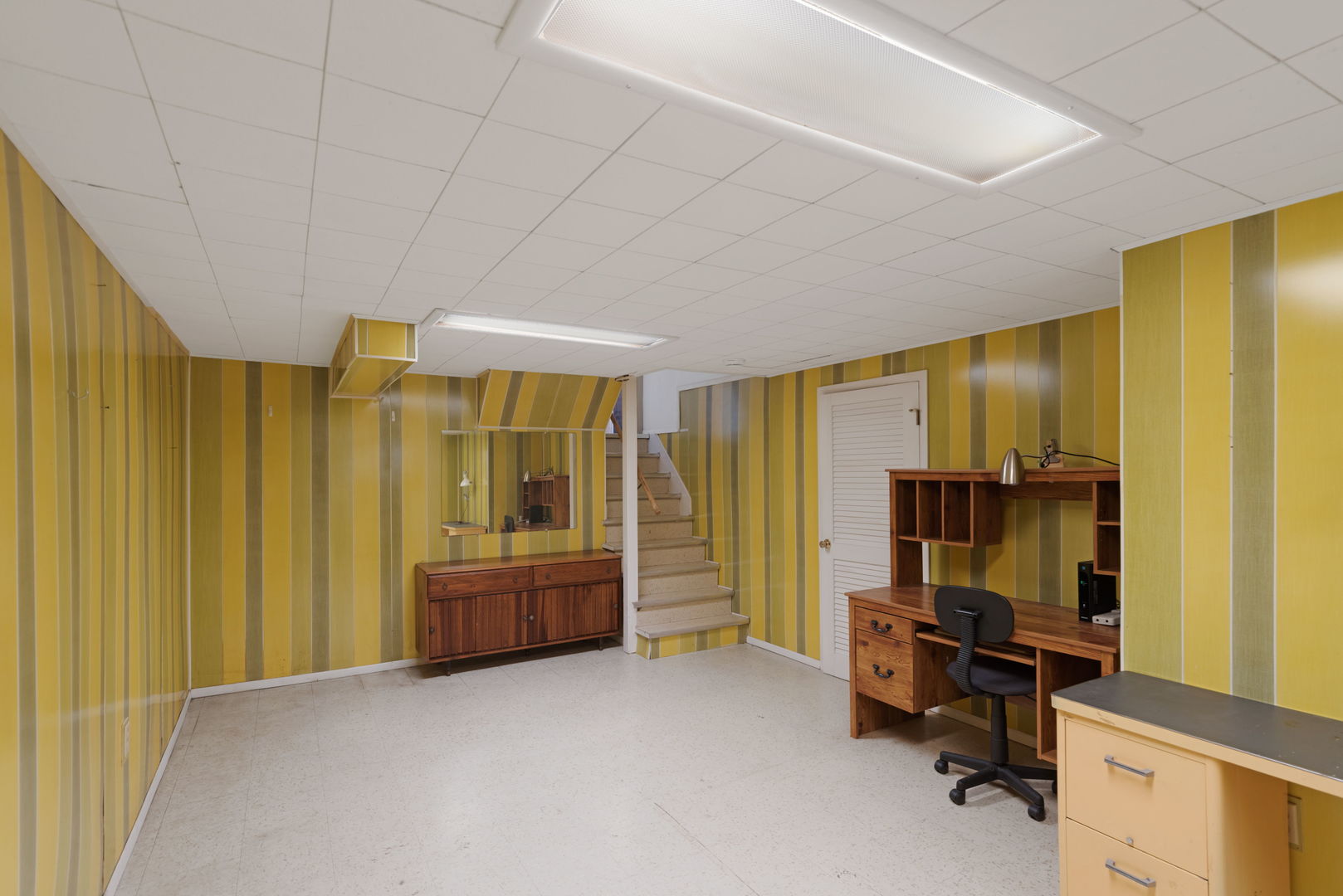 Des plaines, Illinois, 60016, United States, 3 Bedrooms Bedrooms, ,3 BathroomsBathrooms,Residential,For Sale,1991733