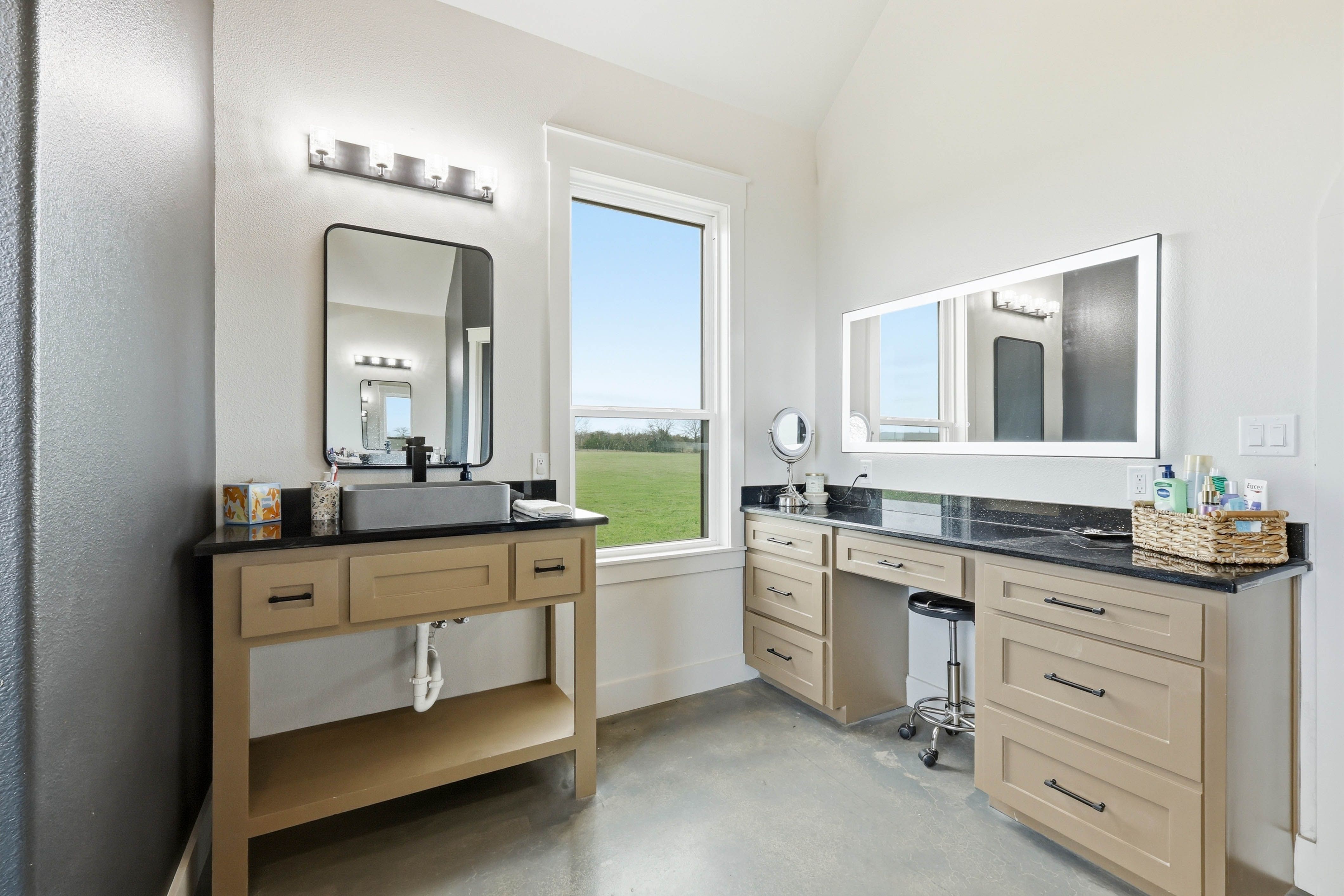  3988 Lake Valley Road, Sunset, TX, 76270 - 物件實景