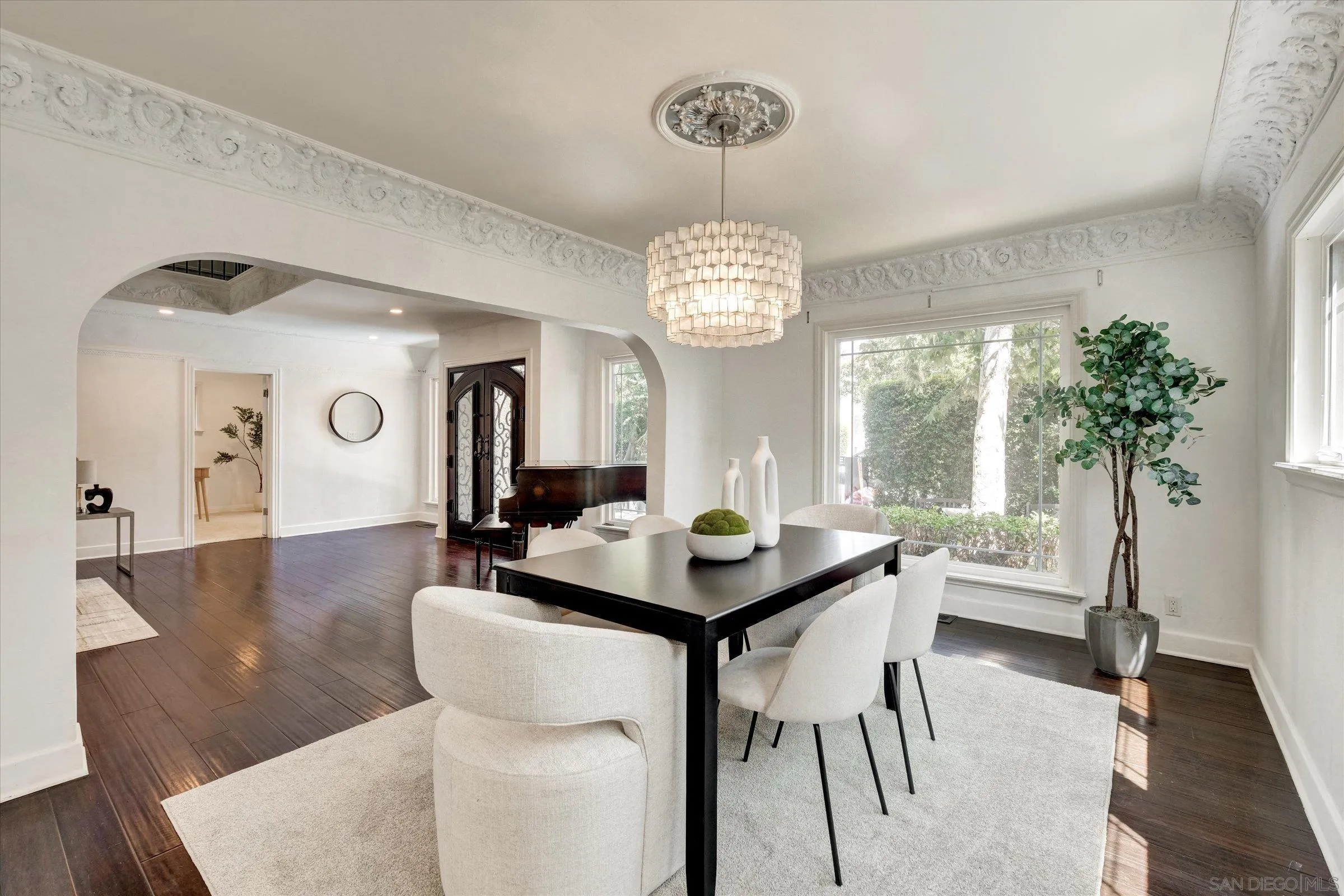 Los Angeles, California, 90027, United States, 4 Bedrooms Bedrooms, ,4 BathroomsBathrooms,Residential,For Sale,1924744