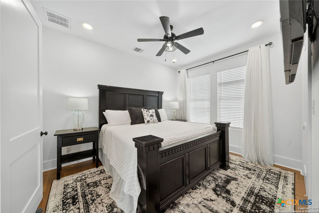 San Antonio, Texas, 78204, United States, 4 Bedrooms Bedrooms, ,4 BathroomsBathrooms,Residential,For Sale,1989633