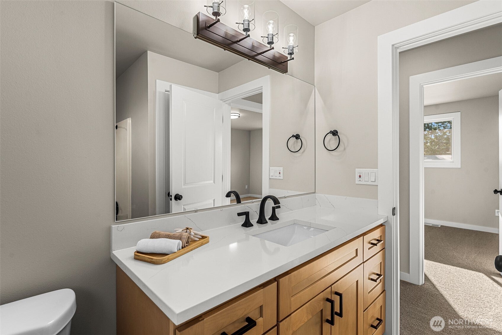 East Wenatchee, Washington, 98802, United States, 3 Bedrooms Bedrooms, ,1 BathroomBathrooms,Residential,For Sale,1984794