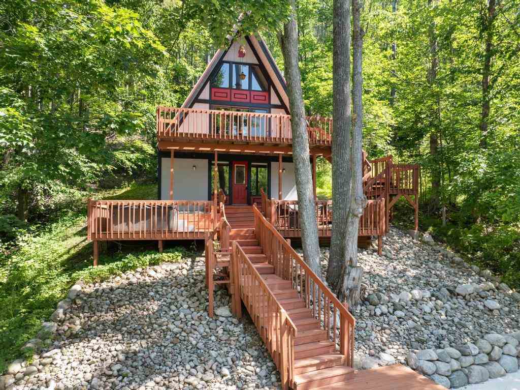 Harbor Springs, Michigan, 49740, United States, 2 Bedrooms Bedrooms, ,2 BathroomsBathrooms,Residential,For Sale,1901422