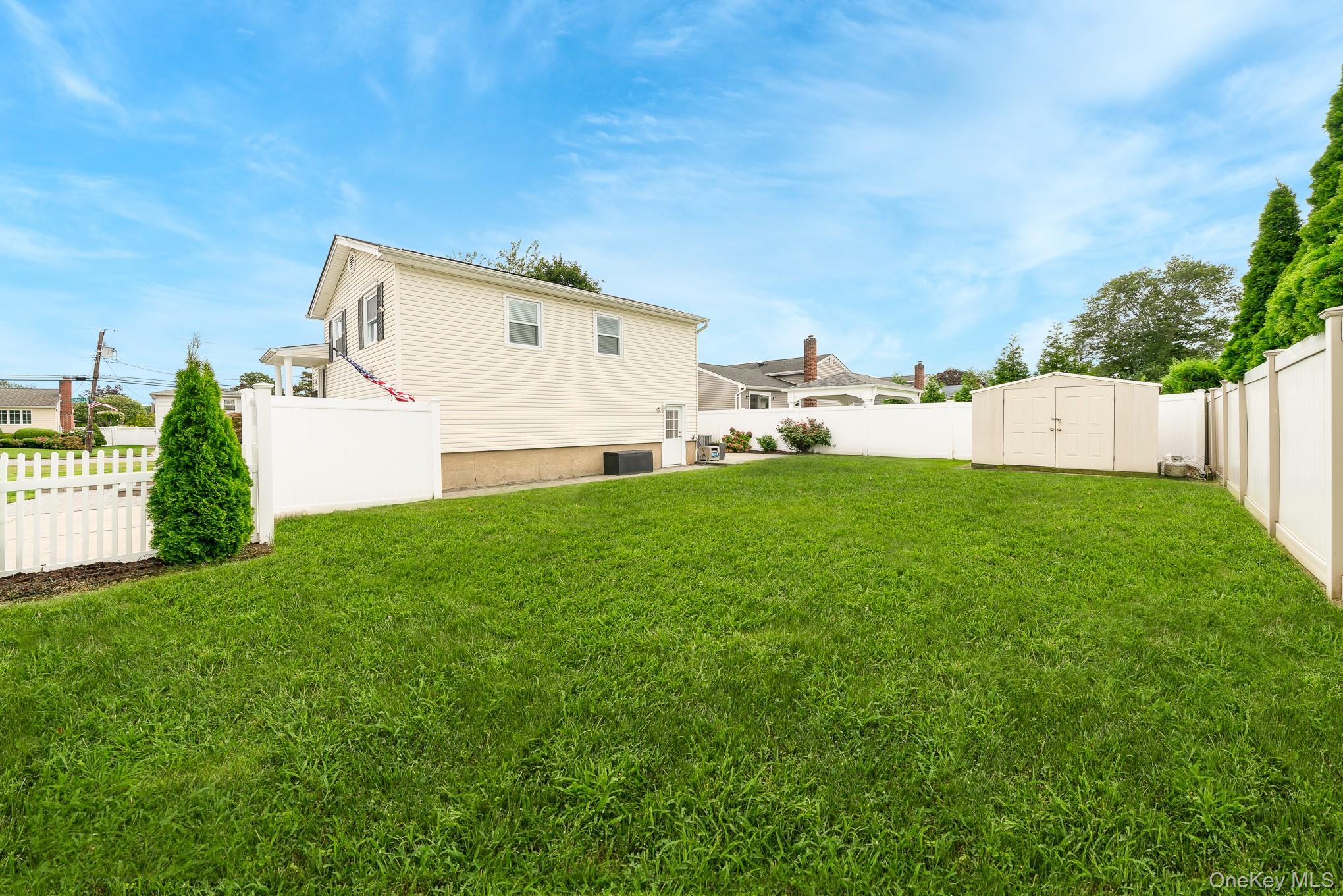Massapequa Park, New York, 11762, United States, 3 Bedrooms Bedrooms, ,3 BathroomsBathrooms,Residential,For Sale,1937642
