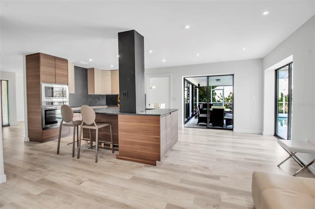 Sarasota, Florida, 34231, United States, 3 Bedrooms Bedrooms, ,2 BathroomsBathrooms,Residential,For Sale,1988164