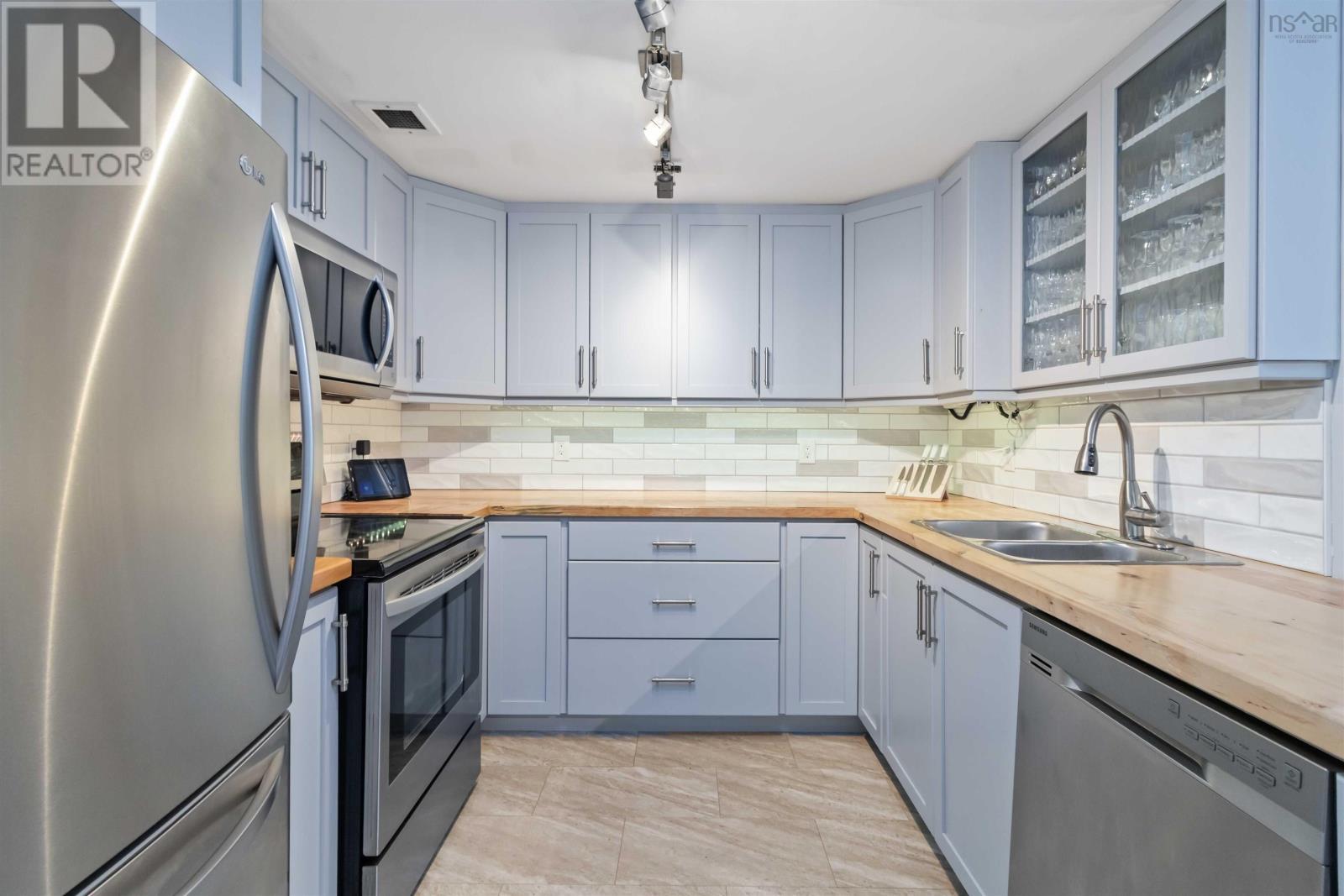 HALIFAX, Nova Scotia, B3H 3Y8, CA, 2 Bedrooms Bedrooms, ,1 BathroomBathrooms,Residential,For Sale,1947667