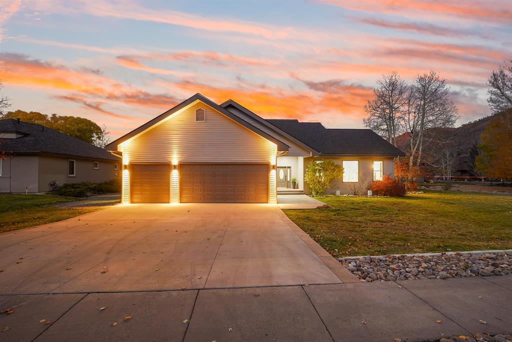 Durango, Colorado, 81301, United States, 3 Bedrooms Bedrooms, ,2 BathroomsBathrooms,Residential,For Sale,1989525