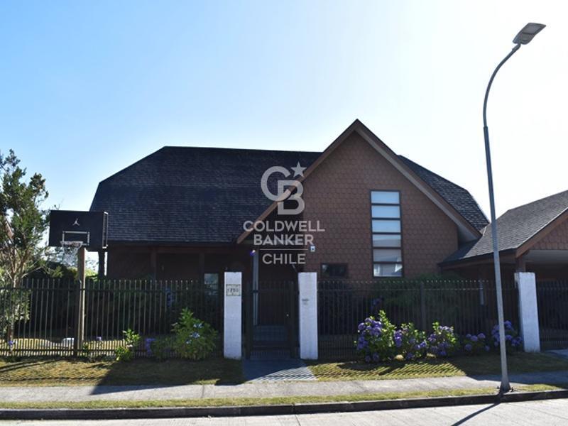 Puerto Varas, Chile, 5 Bedrooms Bedrooms, ,4 BathroomsBathrooms,Residential,For Sale,1927519