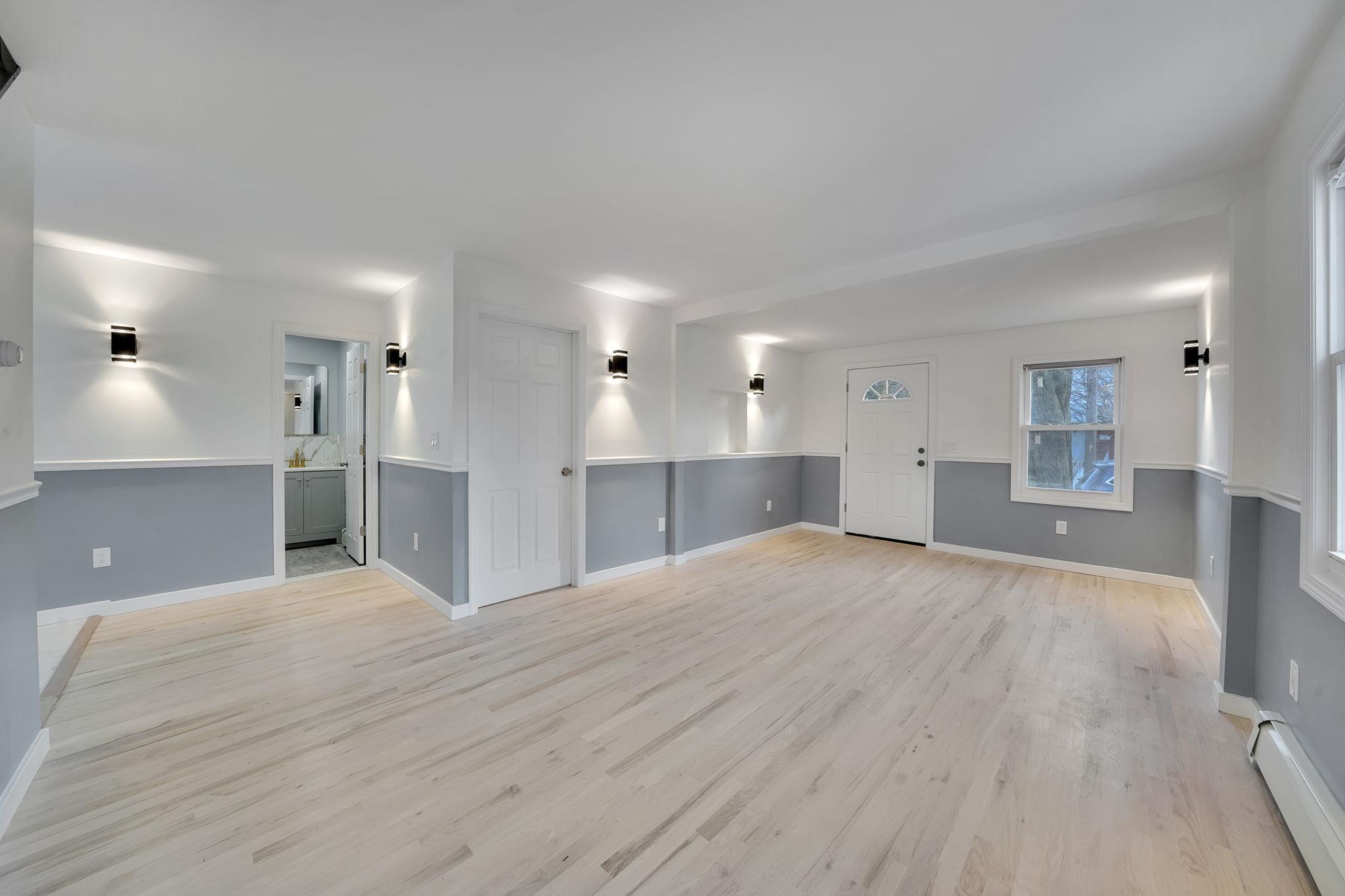 Valley Stream, New York, 11580, United States, 4 Bedrooms Bedrooms, ,2 BathroomsBathrooms,Residential,For Sale,1700084