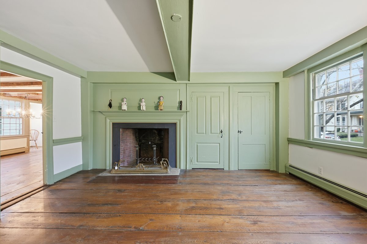 Guilford, Connecticut, 06437, United States, 5 Bedrooms Bedrooms, ,Residential,For Sale,2002504