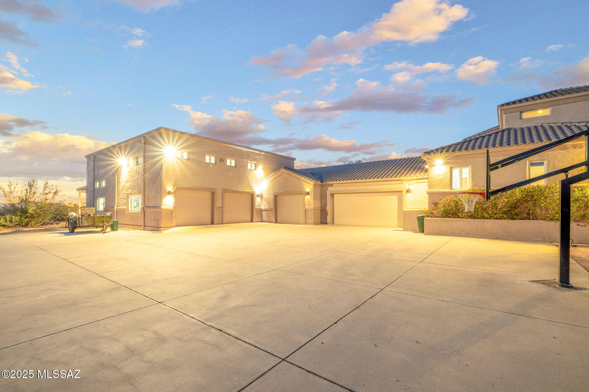 Tucson, Arizona, 85742, United States, 6 Bedrooms Bedrooms, ,6 BathroomsBathrooms,Residential,For Sale,1828344