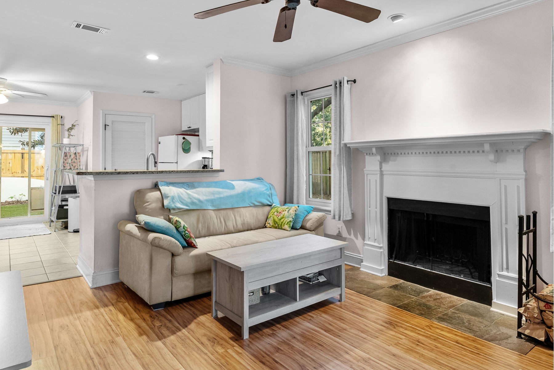  1351 Cassidy Court Unit B, Mount Pleasant - 物件實景