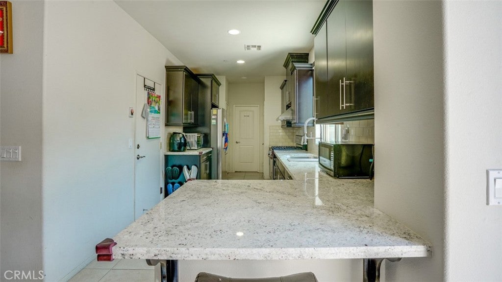 Santa Ana, California, 92703, United States, 4 Bedrooms Bedrooms, ,3 BathroomsBathrooms,Residential,For Sale,1793087