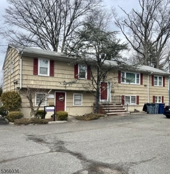 Clark Twp., New Jersey, 07066, United States, 4 Bedrooms Bedrooms, ,3 BathroomsBathrooms,Residential,For Sale,1980988