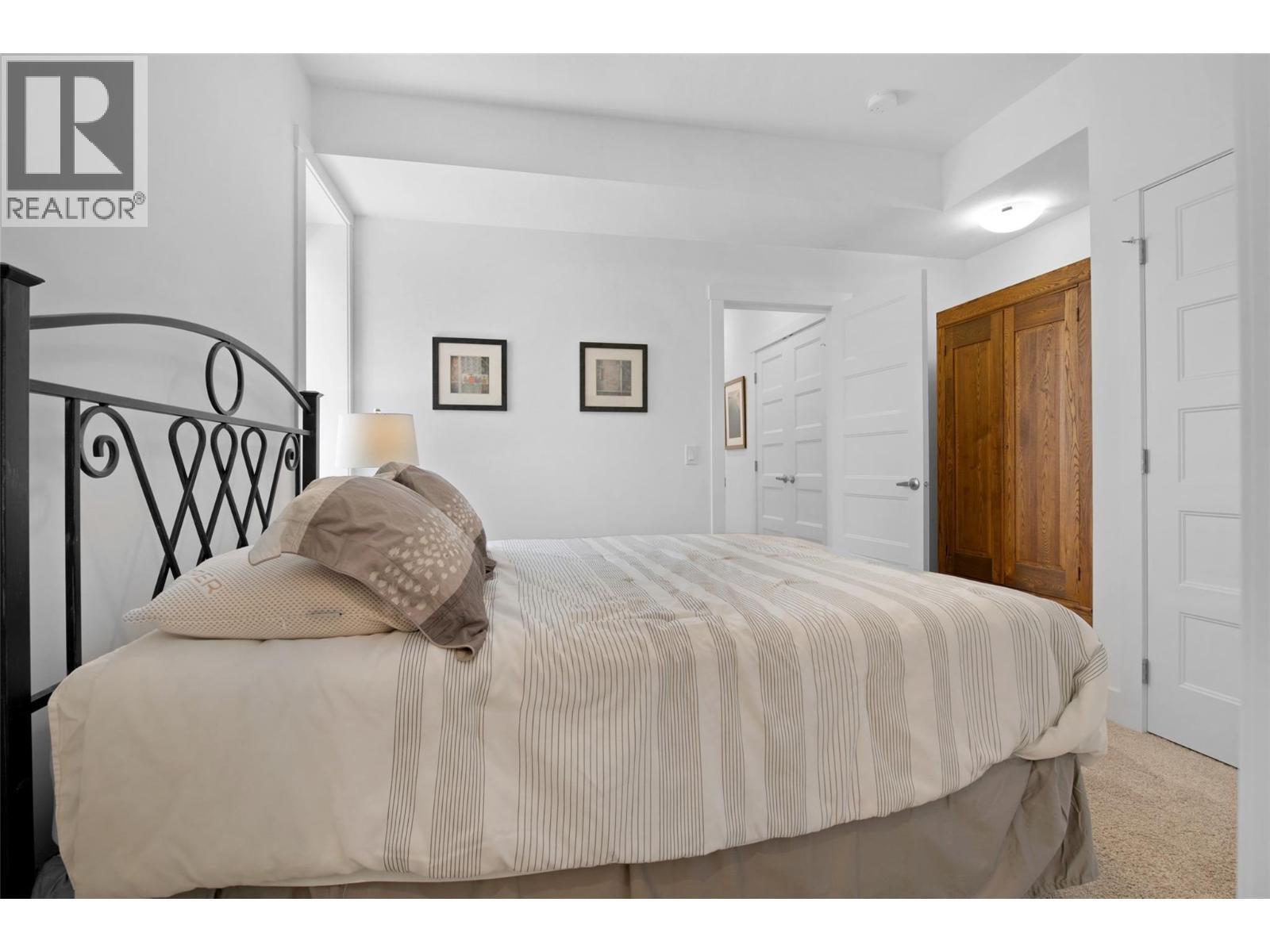 KELOWNA, British Columbia, V1P 1T8, CA, 3 Bedrooms Bedrooms, ,3 BathroomsBathrooms,Residential,For Sale,1947408