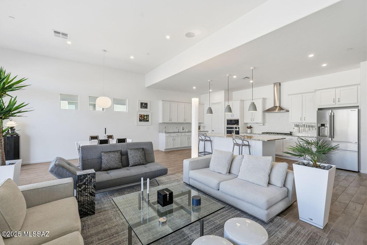 Marana, Arizona, 85658, United States, 3 Bedrooms Bedrooms, ,3 BathroomsBathrooms,Residential,For Sale,1995763