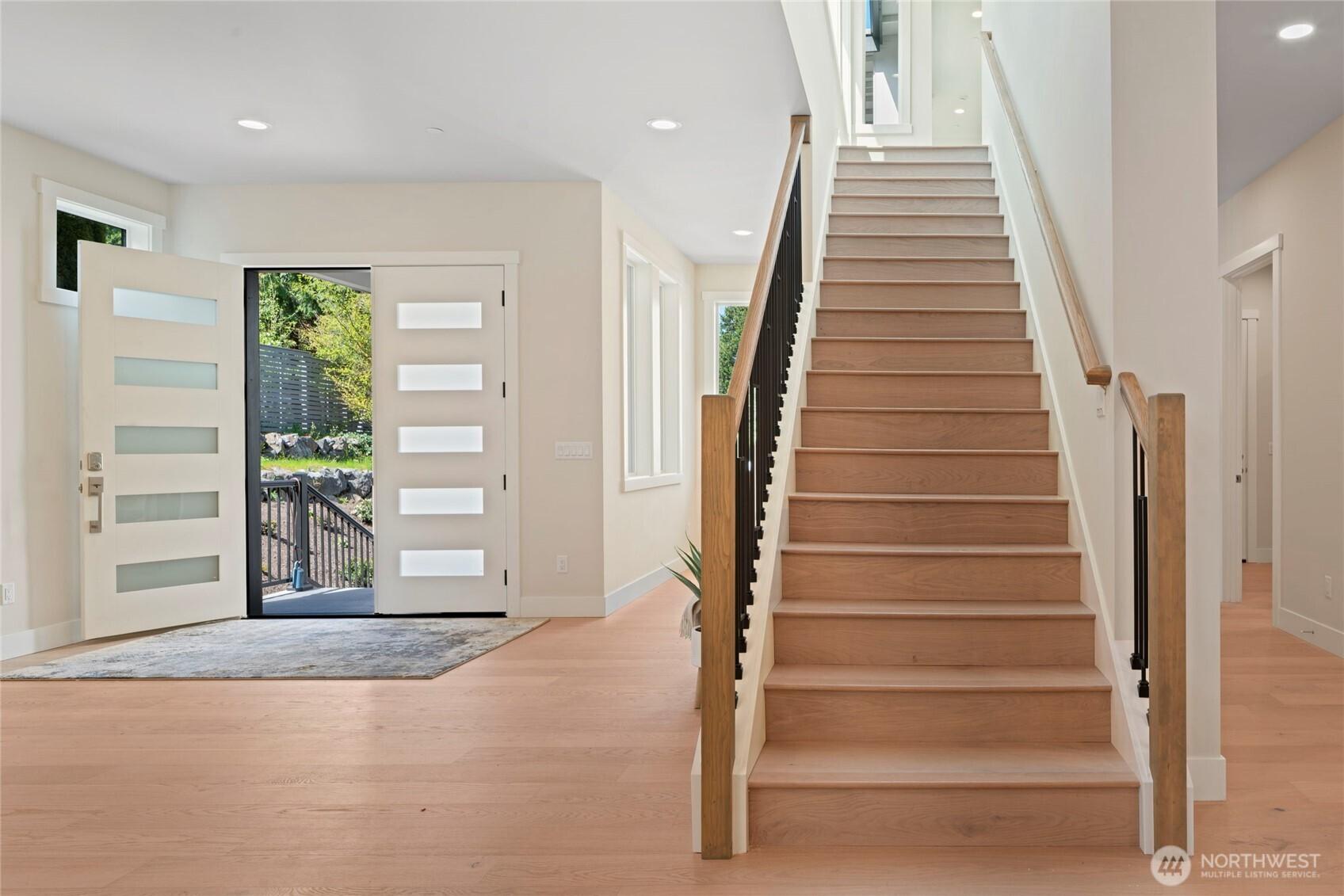 BELLEVUE, Washington, 98004, United States, 5 Bedrooms Bedrooms, ,5 BathroomsBathrooms,Residential,For Sale,1875592