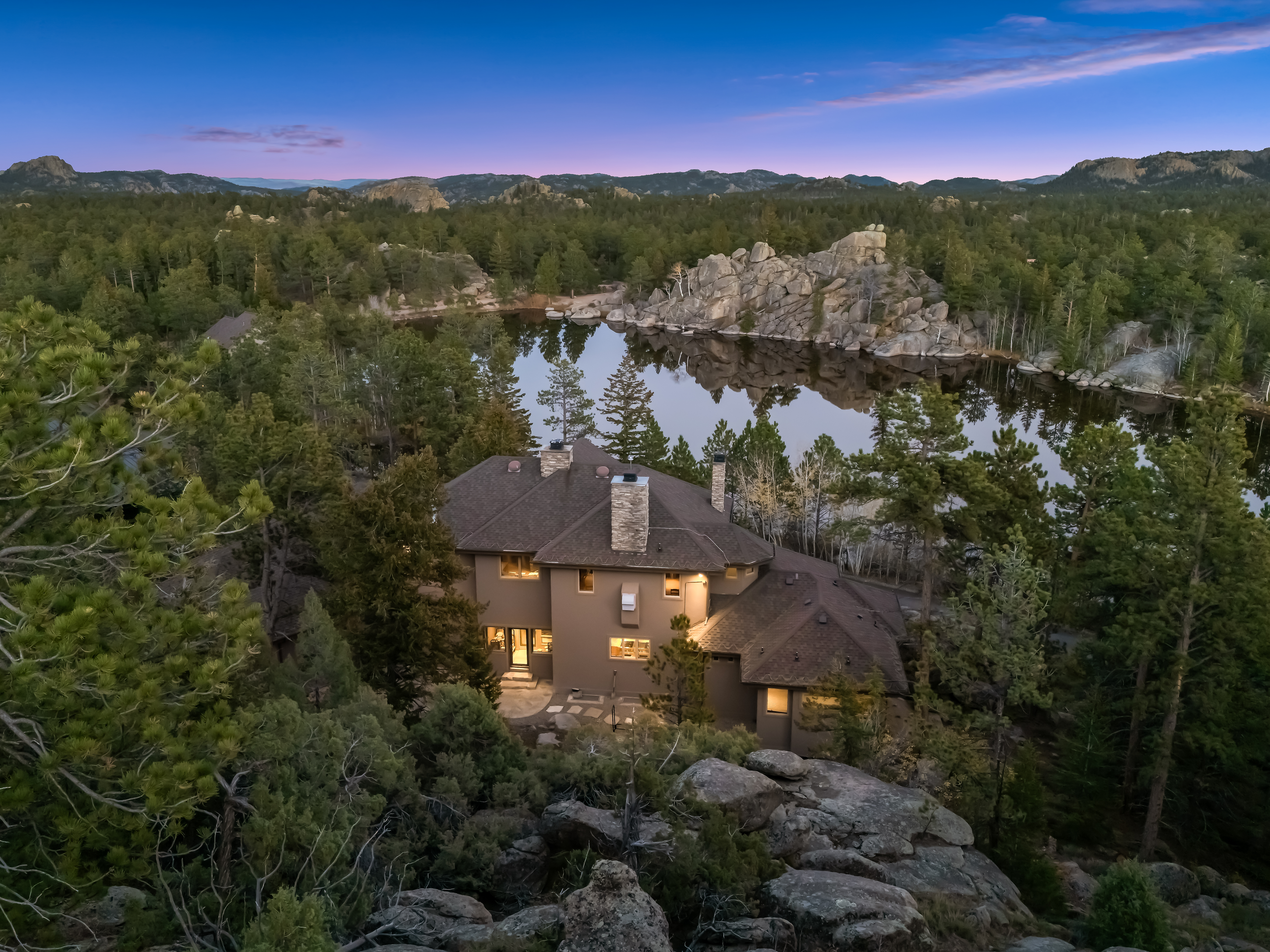  Lakeside Fox Acres Estate with Elevator, Sauna & Guest Apartment - 物件實景