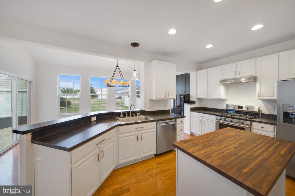 Milton, Delaware, 19968, United States, 4 Bedrooms Bedrooms, ,4 BathroomsBathrooms,Residential,For Sale,1999032