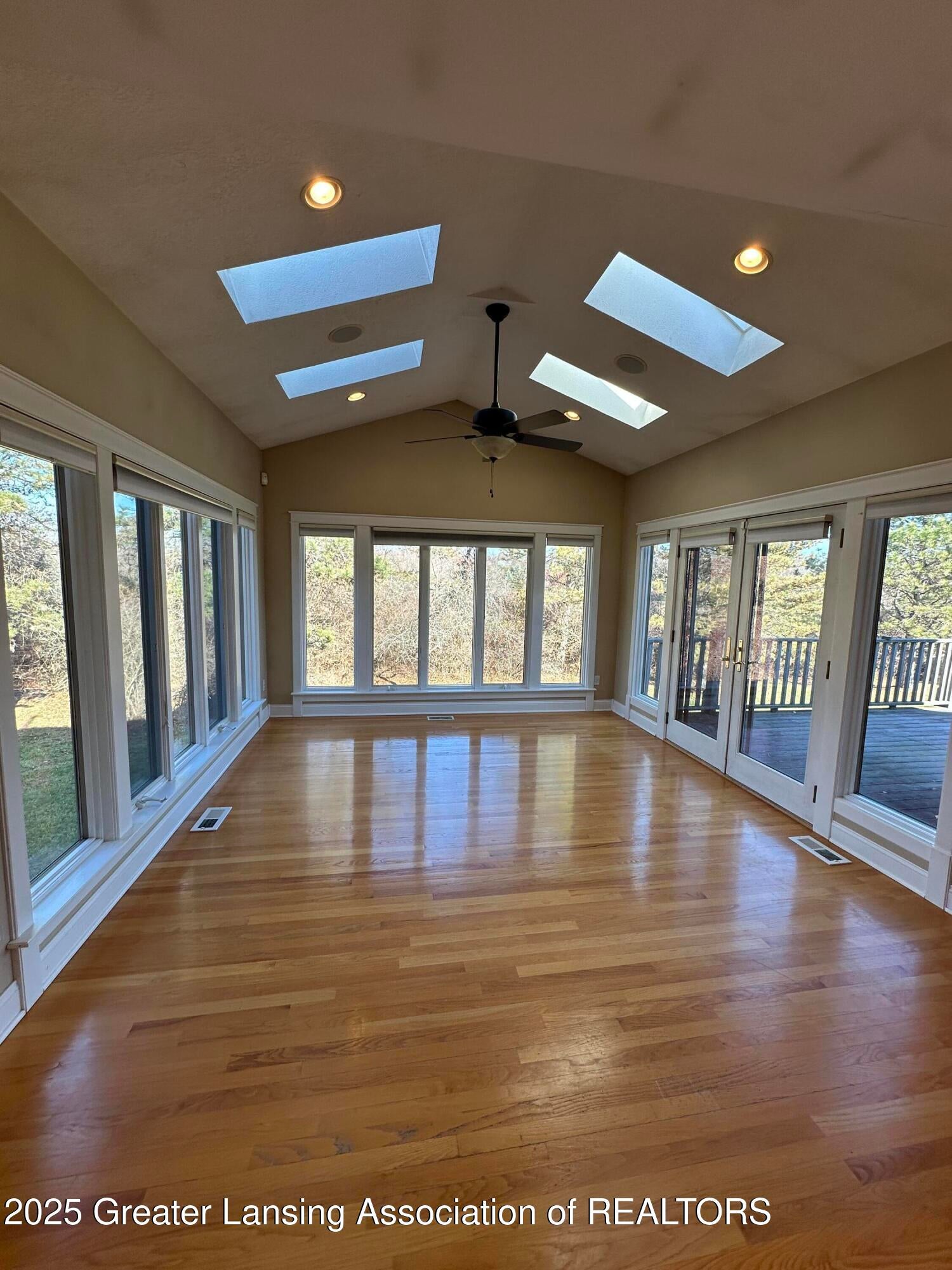 Lansing, Michigan, 48917, United States, 3 Bedrooms Bedrooms, ,4 BathroomsBathrooms,Residential,For Sale,1995579